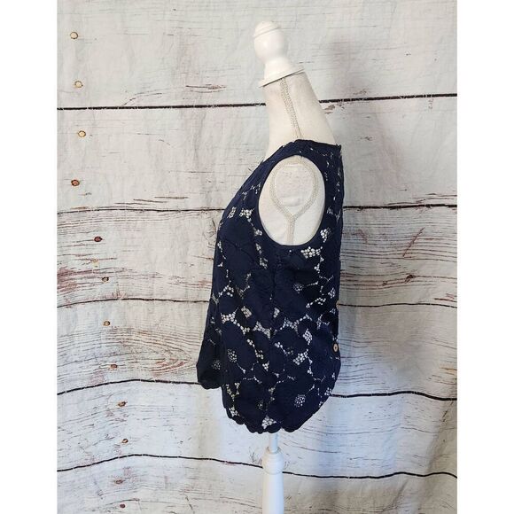 Lilly Pulitzer Iona Lace Overlay Sleeveless Top Size Medium - Picture 4 of 7